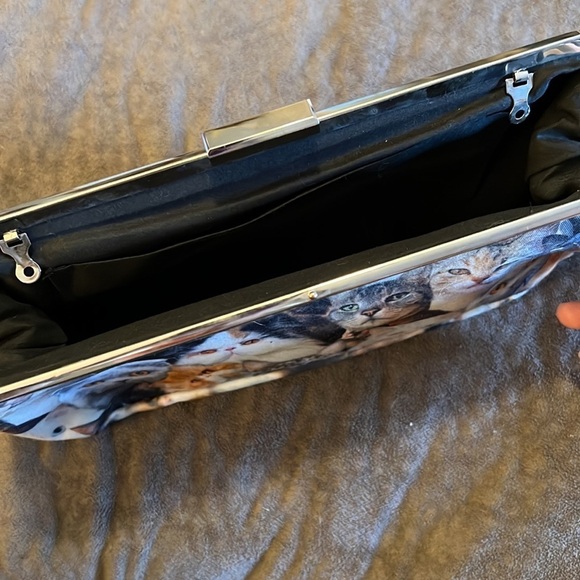 Crazy cat lady clutch. - Picture 3 of 3